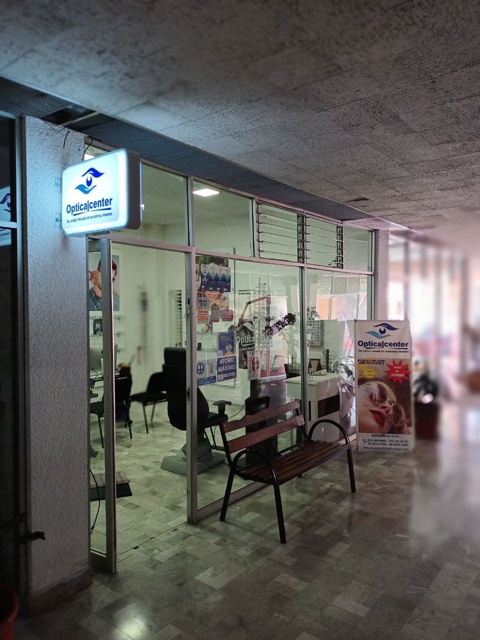Carrusel de imágenes mostrando las instalaciones